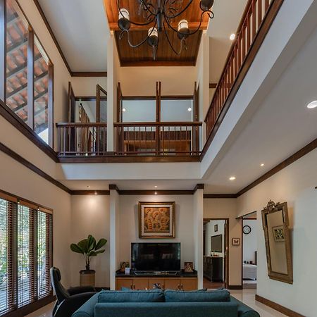 วิลลา ปุนจะก์ บาย ปลาตารัน Villa Sampal ภายนอก รูปภาพ