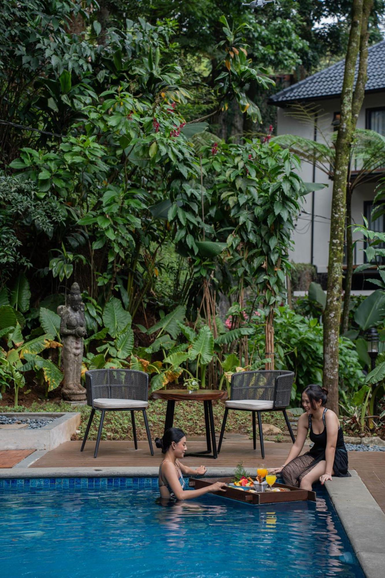 วิลลา ปุนจะก์ บาย ปลาตารัน Villa Sampal ภายนอก รูปภาพ