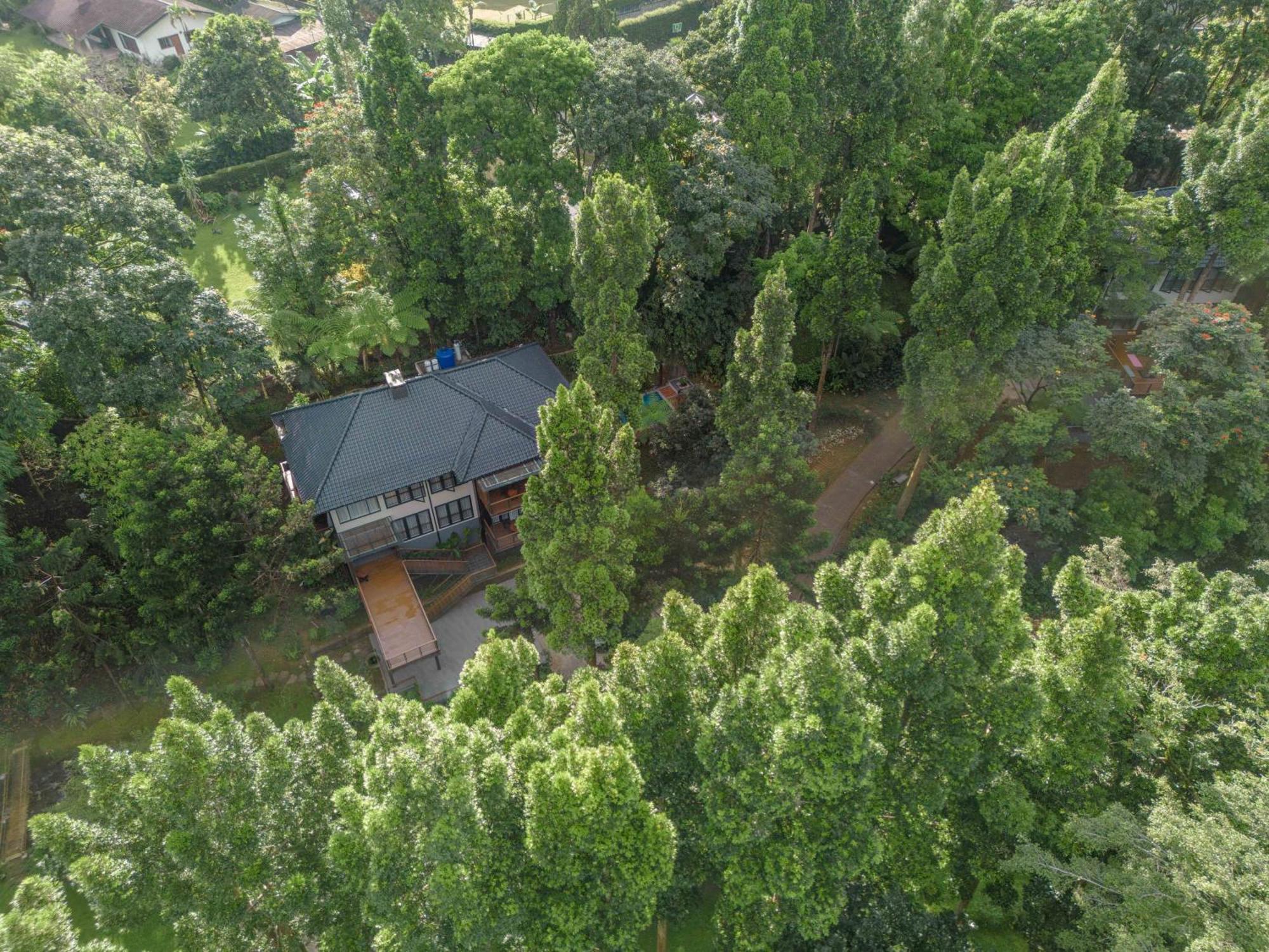 วิลลา ปุนจะก์ บาย ปลาตารัน Villa Sampal ภายนอก รูปภาพ