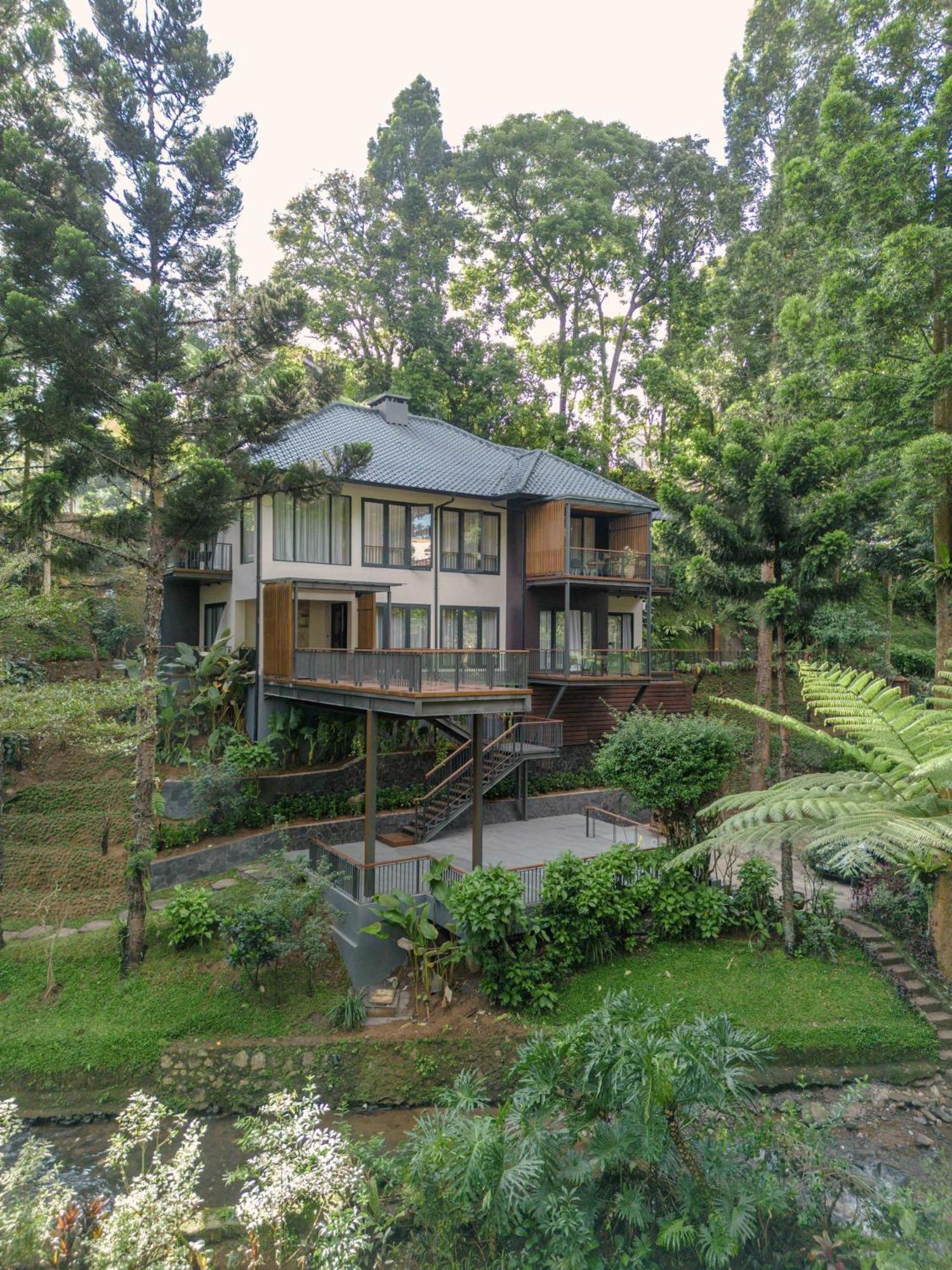 วิลลา ปุนจะก์ บาย ปลาตารัน Villa Sampal ภายนอก รูปภาพ