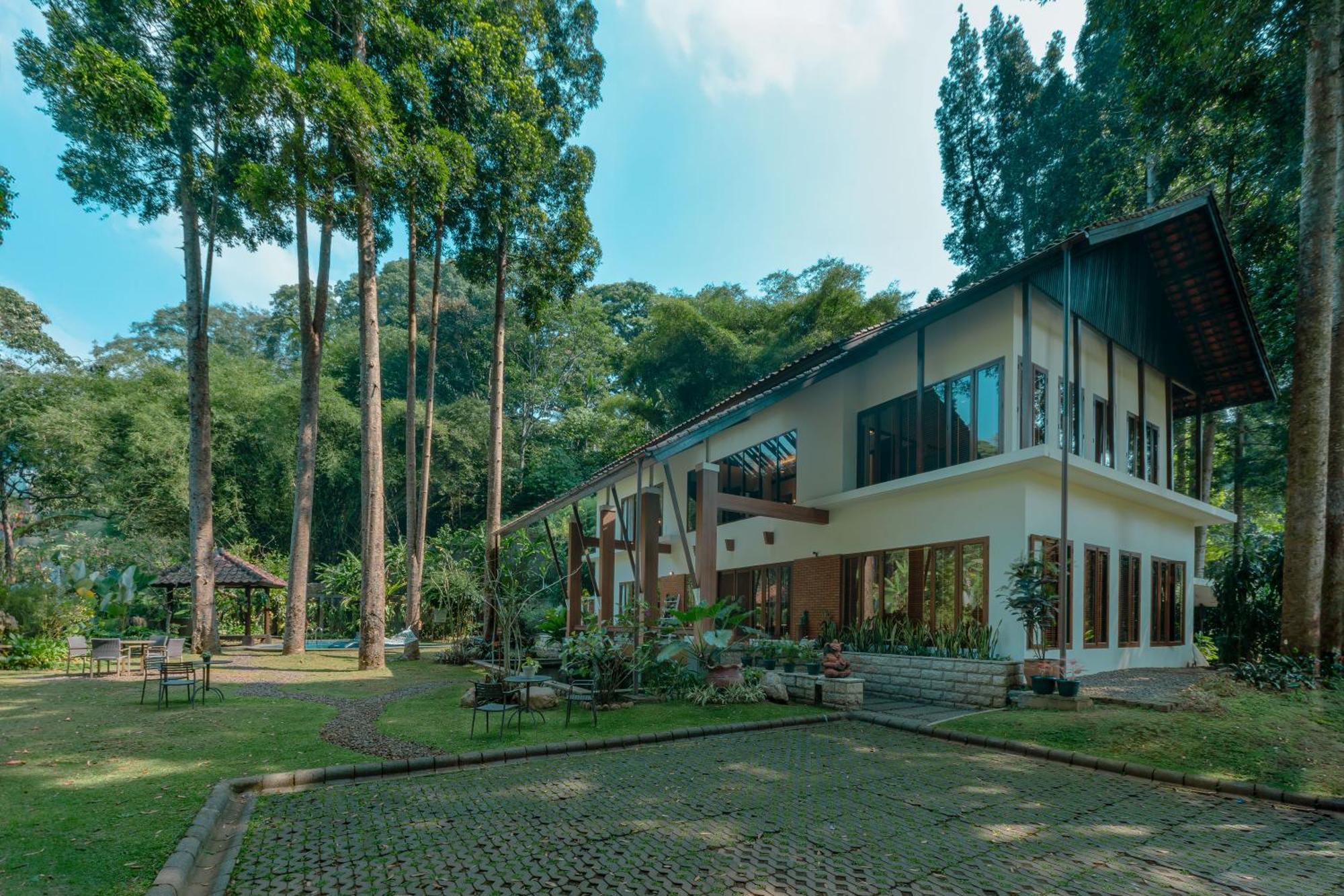 วิลลา ปุนจะก์ บาย ปลาตารัน Villa Sampal ภายนอก รูปภาพ
