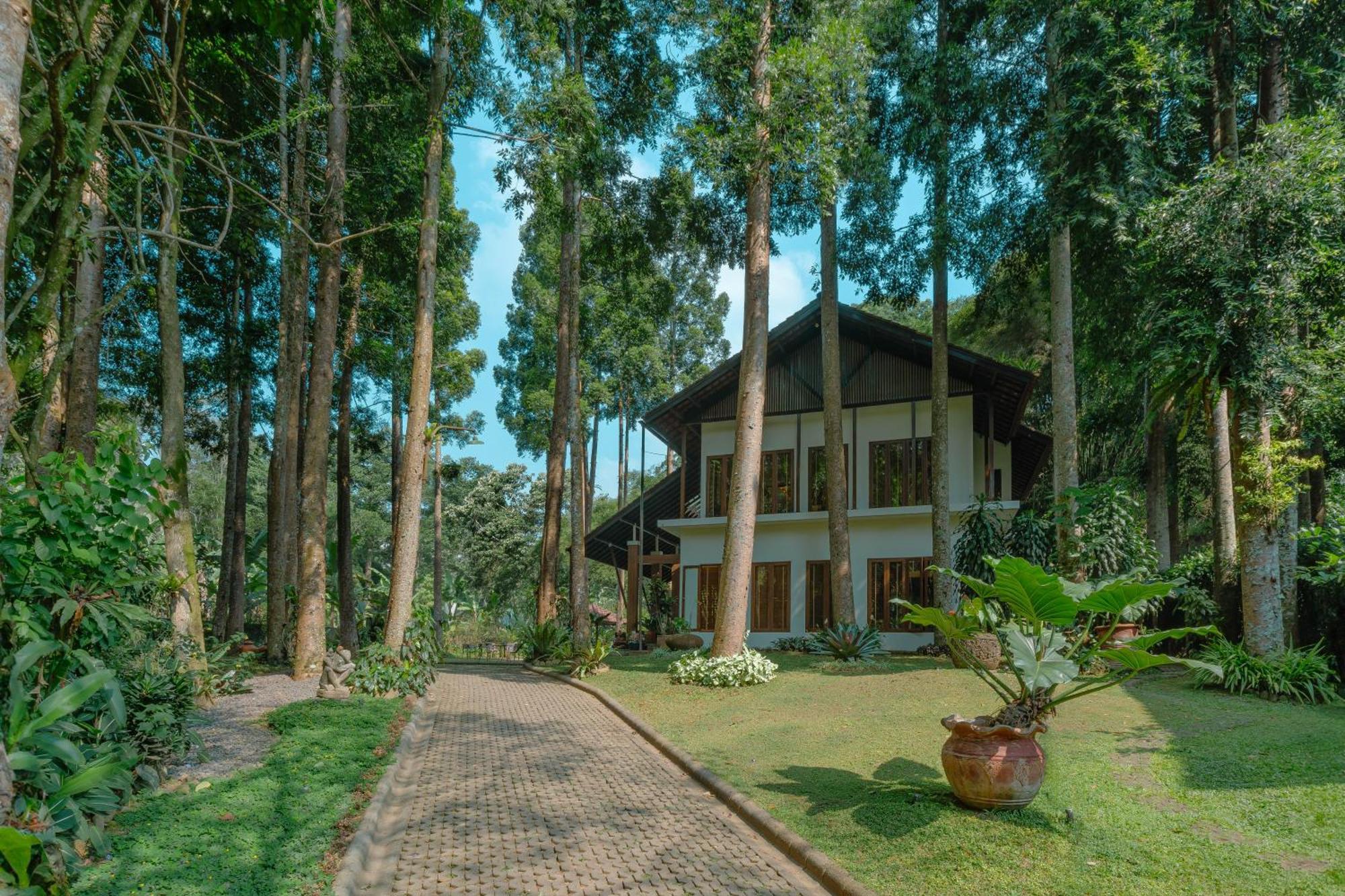วิลลา ปุนจะก์ บาย ปลาตารัน Villa Sampal ภายนอก รูปภาพ